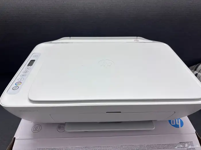 طابعة HP شبه جديده وعليها قراطيس كمان 2
