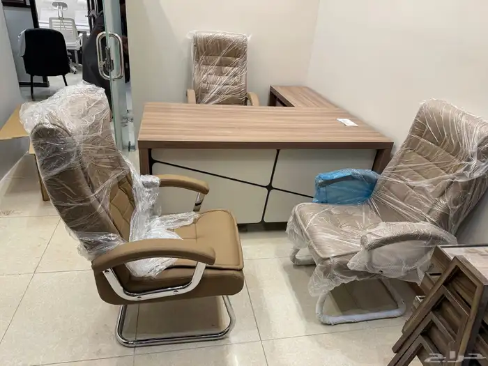 جديد مكتب طقم مودرن فخم مع طقم كنب جلد فخم 5اشخاص و 7اشخاص 1