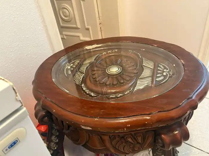 طاولات للبيع 0