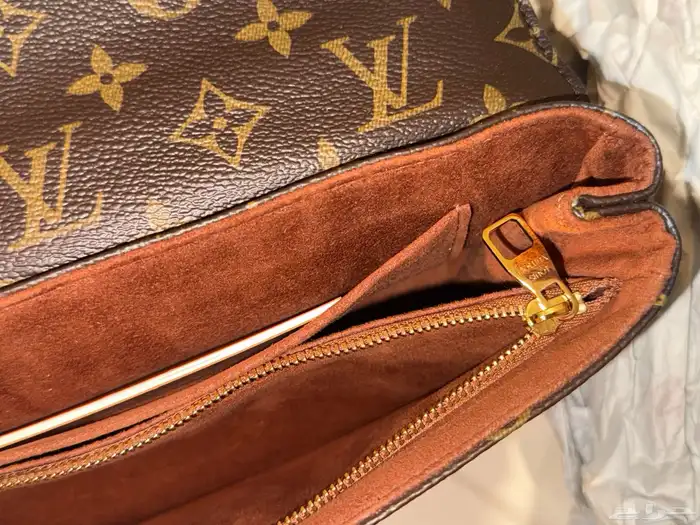 شنطة LV اصليه نادره للبيع 9