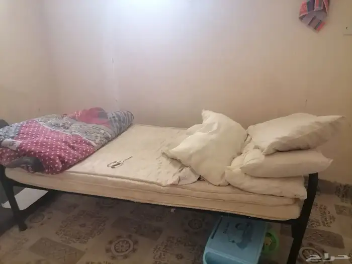 غسالة شبة جديدة وسرير حديد بالمرتبة وسيكل اطفال وسجادة 3