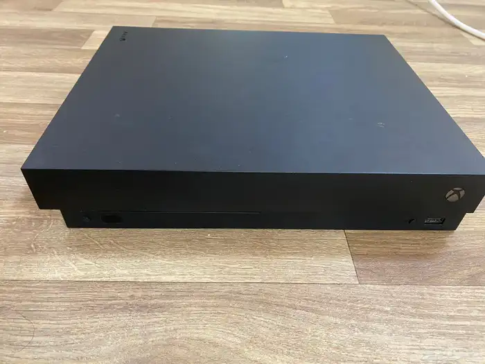اكس بوكس ون اكس   XBOX ONE X 3