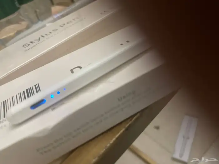 أقلام iPad جديدة مع الشاحن والكرتون 1