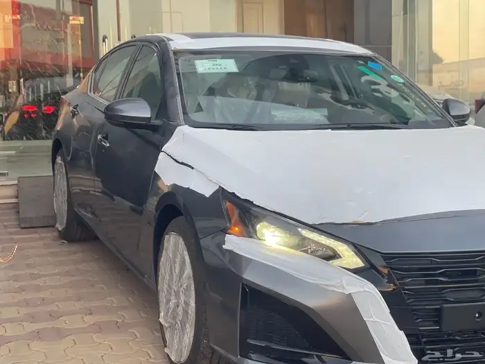 نيسان التيما نص فل 2025 SV 2