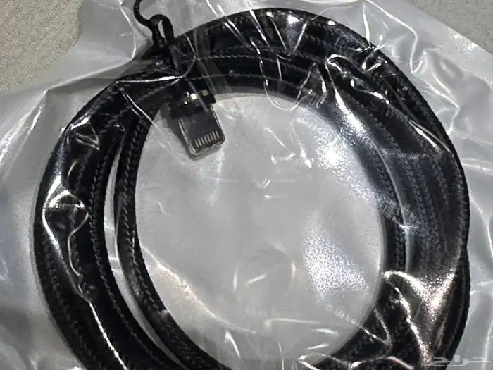 تصفية مستودع   كراتين   شواحن   أوراق زينة 12