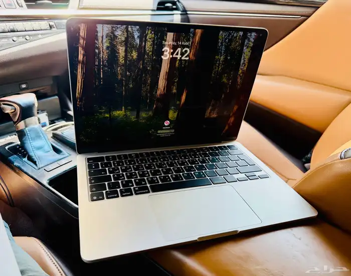 ماك بوك اير M4 دهبي 0