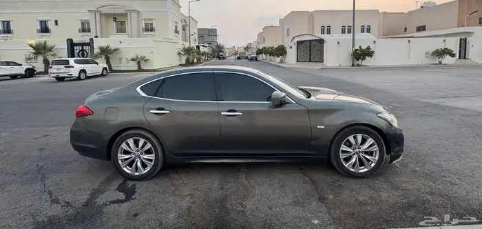 انفنتي M37 موديل 2011 3
