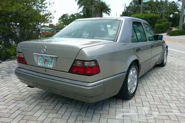 مرسيدس اي 1994 Mercedes-Benz 500E (بيع مزاد ينتهي في 8Sep) 1