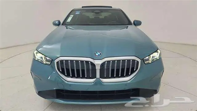 بي ام دبليو 2025 الفئه الخامسه 530i لون مميز جدا 0