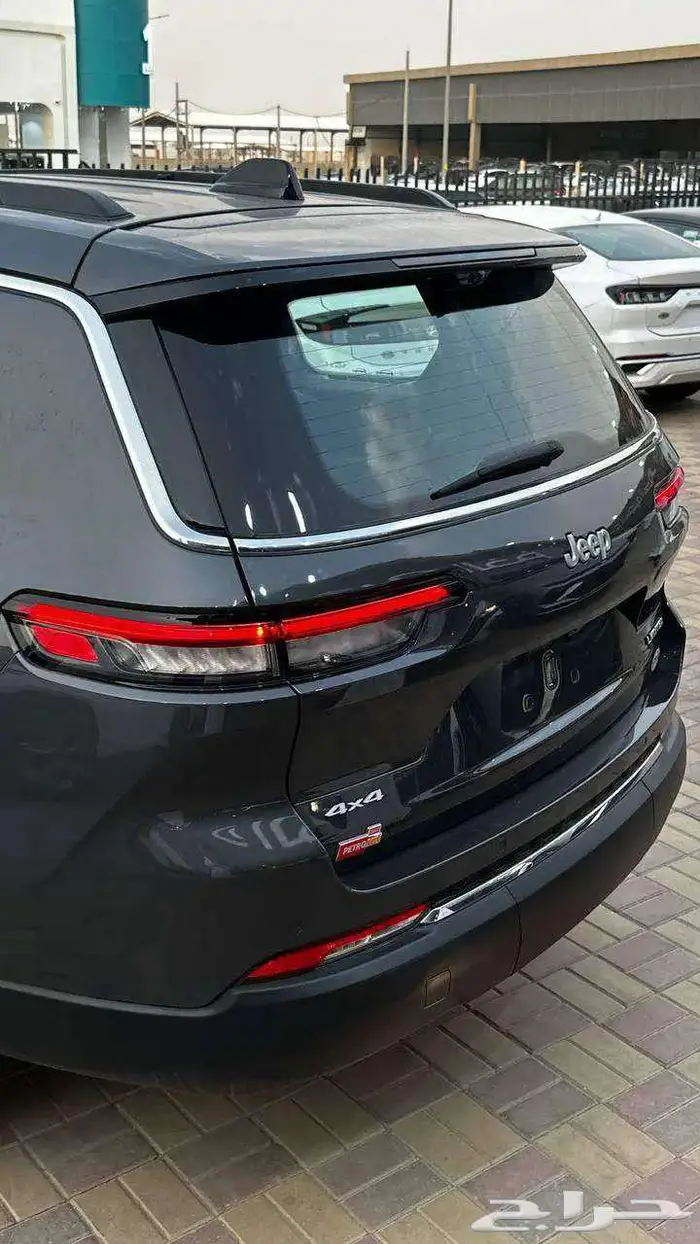 قراند شيروكي لميتد 2024 كاش او اقساط 14