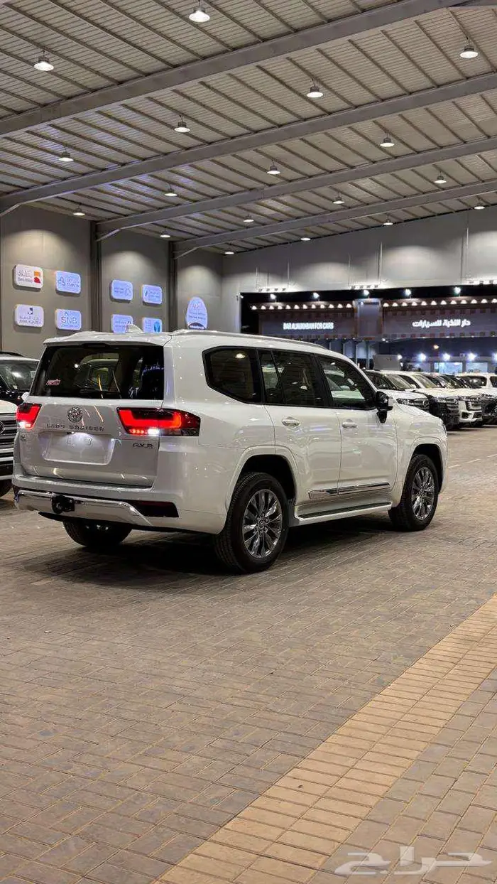 لاند كروزر GXR L3 2025 عبداللطيف جميل 3