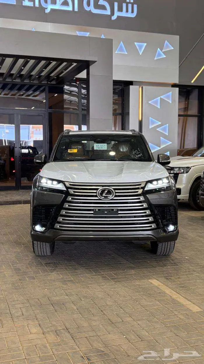 لكزس LX600 BB لون تيتانيوم سعودي 1