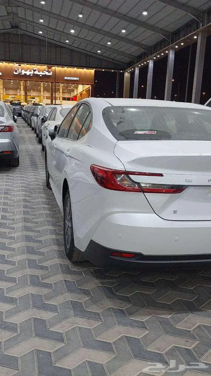 كامري استندر جنط E سعودي 2025 ابيض 3