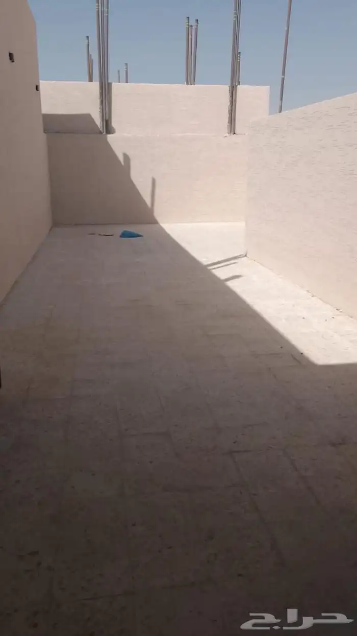 للبيع شقة بعمارة سكنية 220م - الرياض حي ديراب 1