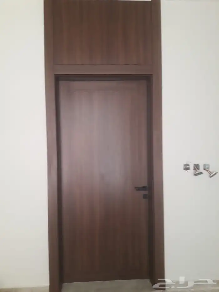 مستودع ابواب للببيع 0