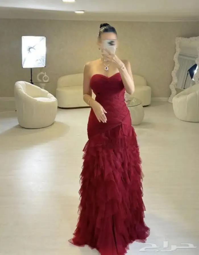 فستان أحمر 1