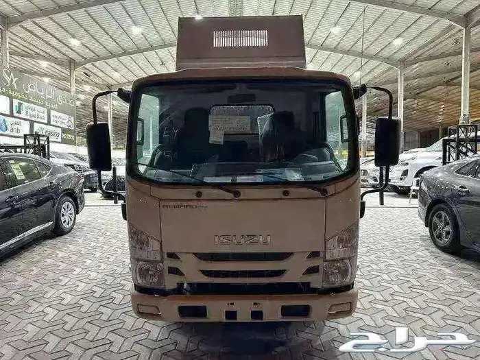 ايسوزو قلاب 3 طن 2025 ديزل كاش وتقسيط 1