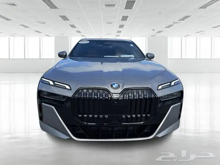 بي ام 740i الكرستالة 2023 3