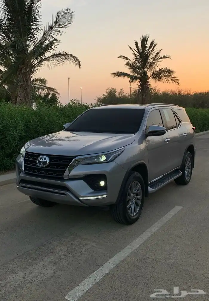 فورتشنر 2022 فل كامل 6 سلندر 2