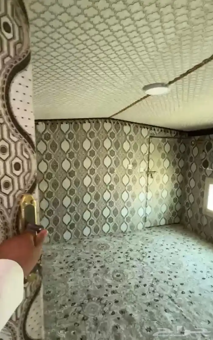 غرفه سحب مجلس ومقلط ودورة مياه وسله 5