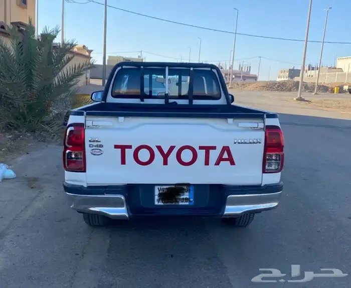 هايلكس ديزل غماره موديل 2020 ماشيه 300 الف 3