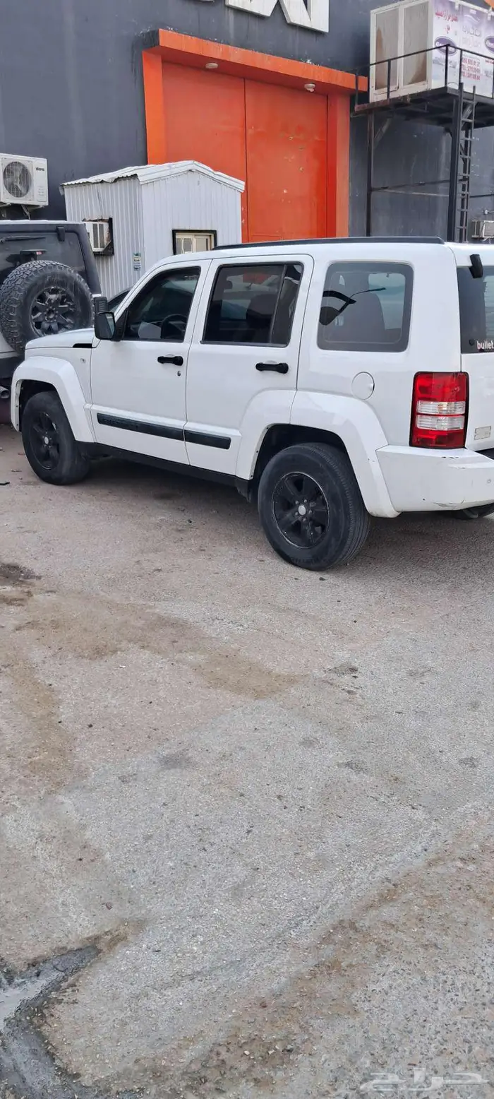 جيب شروكي ليبرتي 2