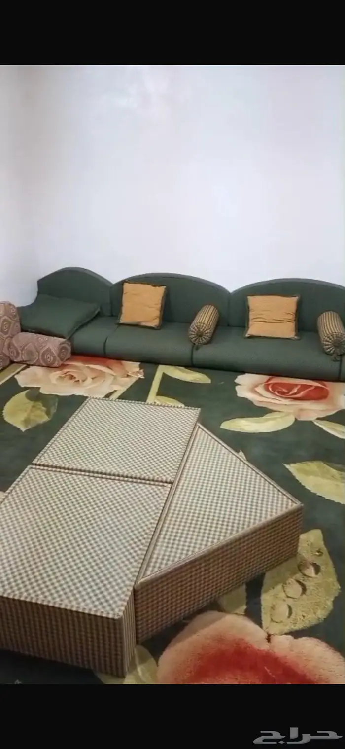 كنب ارضي مع فرشه الي في حاجتة يتواصل واتساب 0