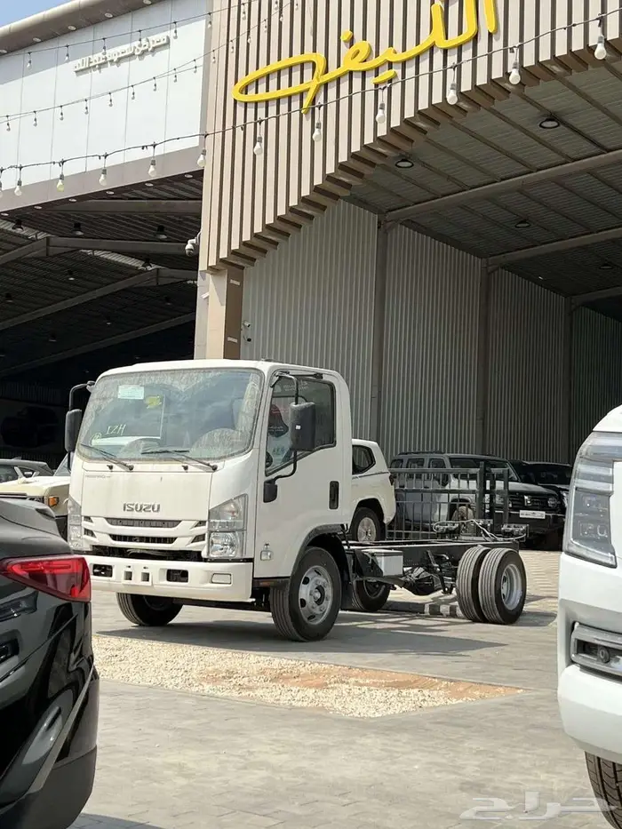 ايسوزو دينا 4 طن شاص طويل وقصير 2025 2