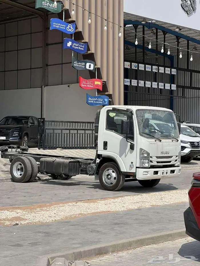 ايسوزو دينا 4 طن شاص طويل وقصير 2025 1
