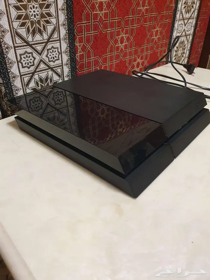 بلاي ستيشن 4 نظيف جدا  ذاكرة 1تيرا 1