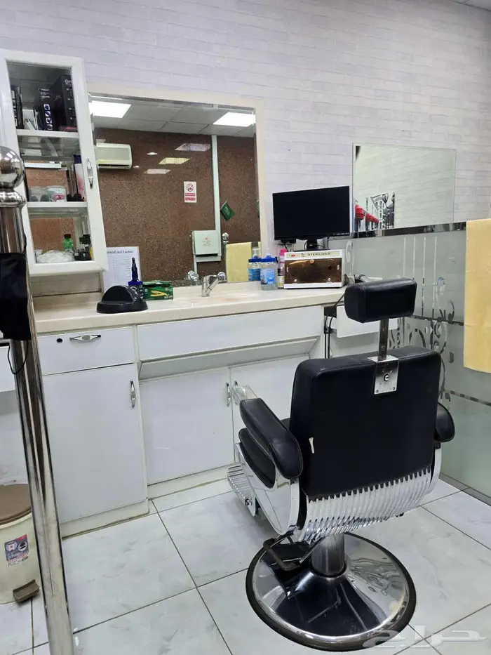 أدوات حلاقة 4 كراسي 1