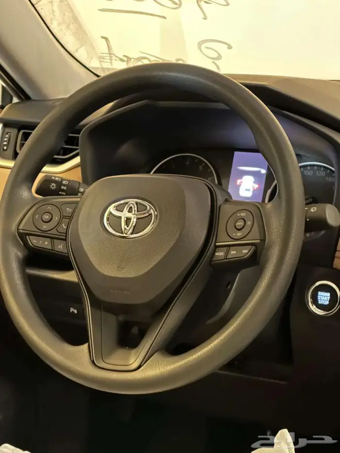 تويوتا RAV4 XLE 4X4 2025 7