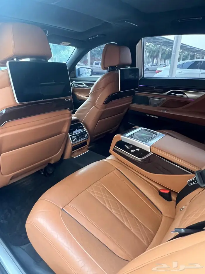 BMW 740li فل كامل محدث لون مميز جدا ممشى قليل 7