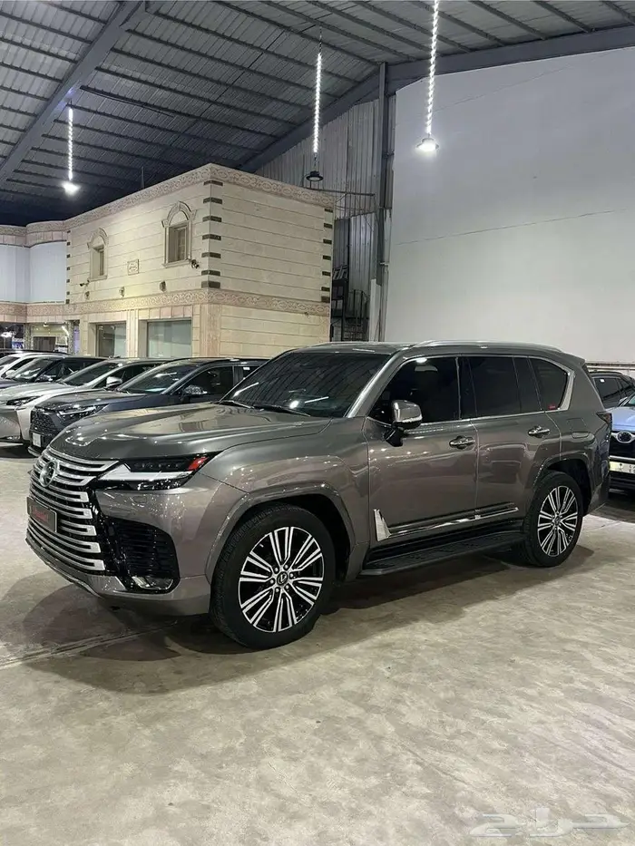 جيب لكزس LX600 2023 BB شبه جديد ( الوكيل عبداللطيف جميل ) 2