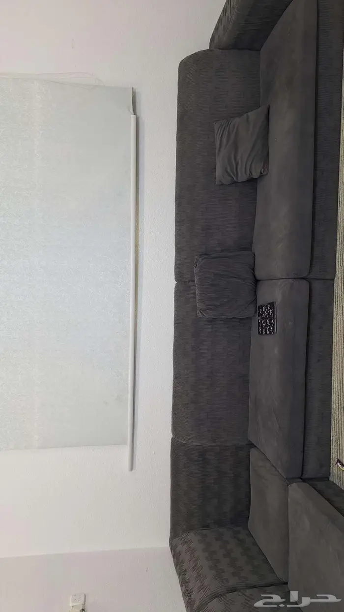 كنب رصاصي نضيف استخدام فتره سبب البيع نقلت وماجا مقاس الغرفه 3