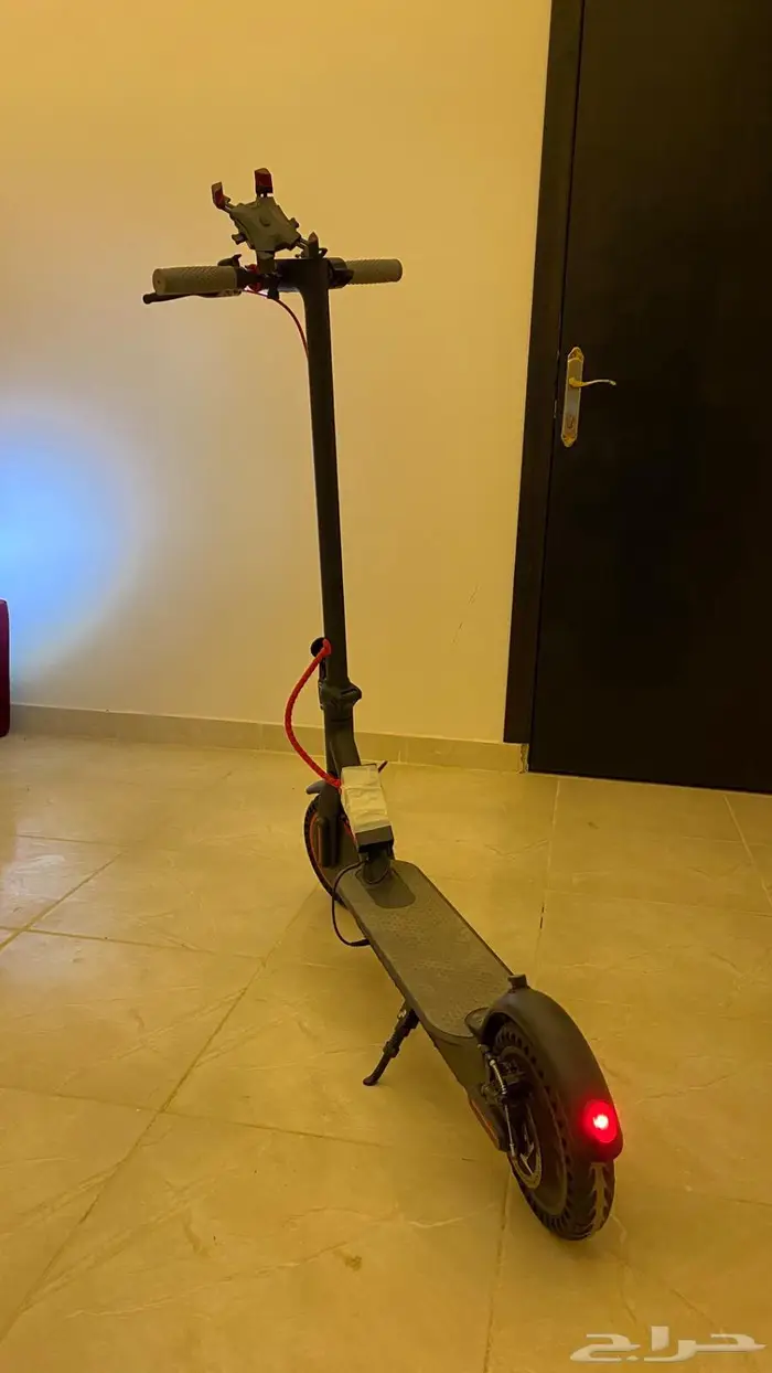 سكوتر كهربائي للبيع استخدام قليل جدا 7