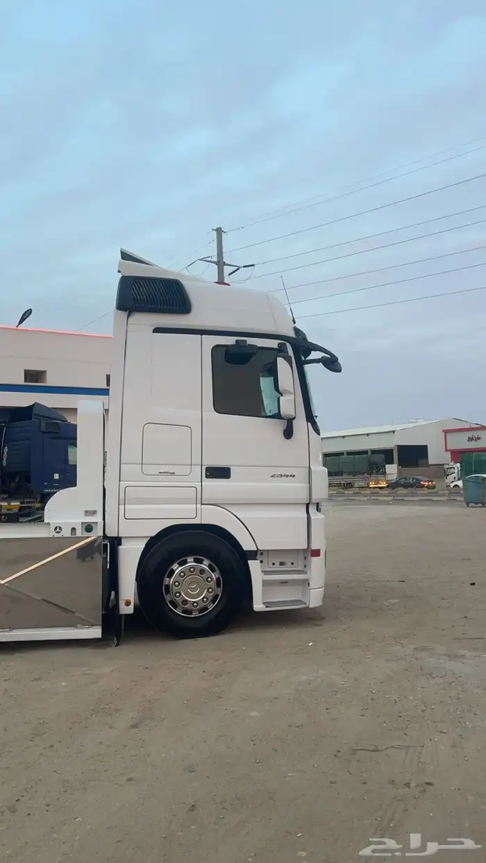 مسكس مكره متوجد في مكه يحمل سيارتين 2