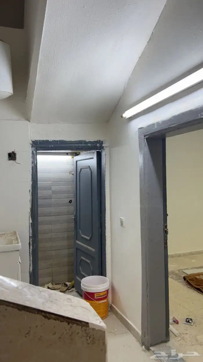 للايجار سكن عزاب 8 غرف بالكامل بحي منفوحة 7
