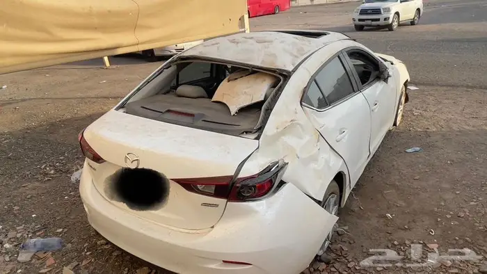 للبيع مازدا 4