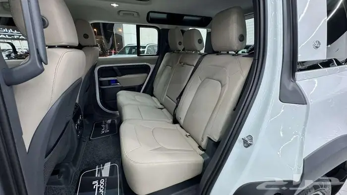 2023لاندروفر ديفندر اس إي DEFENDER SE P400 8
