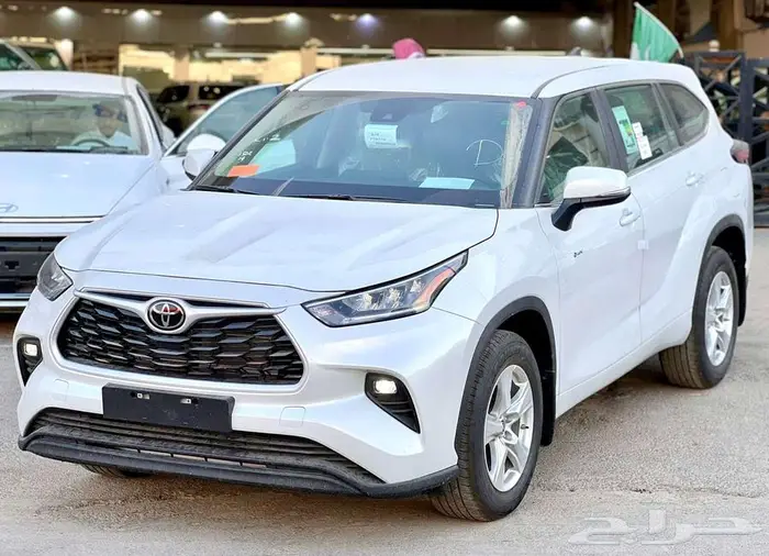 تويوتا هايلاندر LE دفع رباعي هايبرد 2025 2
