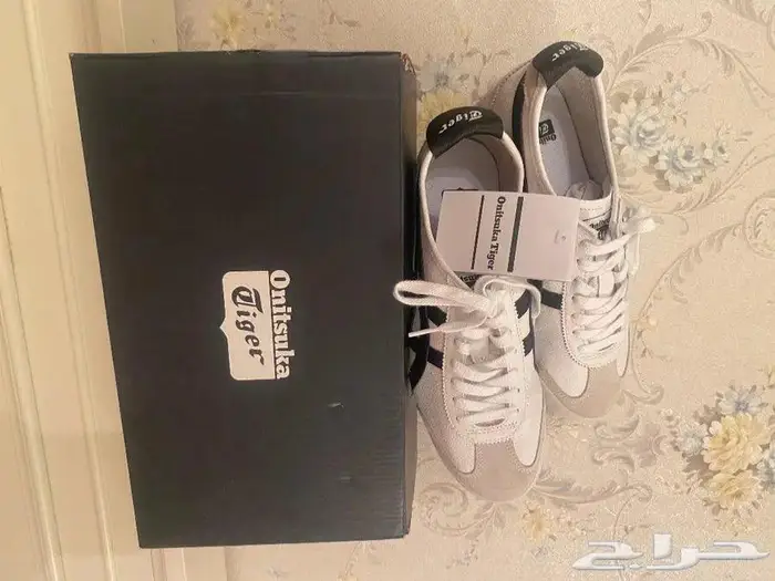 حذاء رياضي ماركة onitsuka tiger اليابانية 2