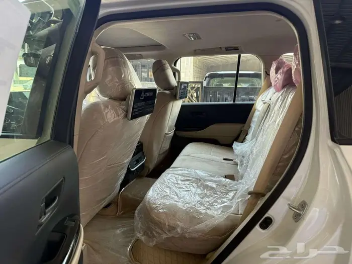 لاندكروزر جكسار L3 بنزين 2025 سعودي ممشى 5400 كم 8