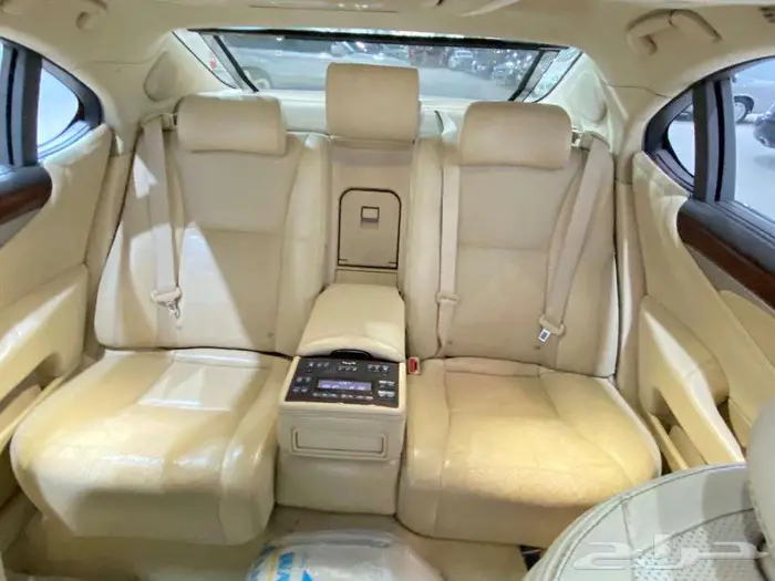 لكزس LS460 2015 29