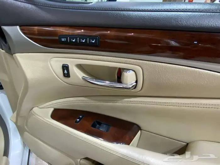 لكزس LS460 2015 21