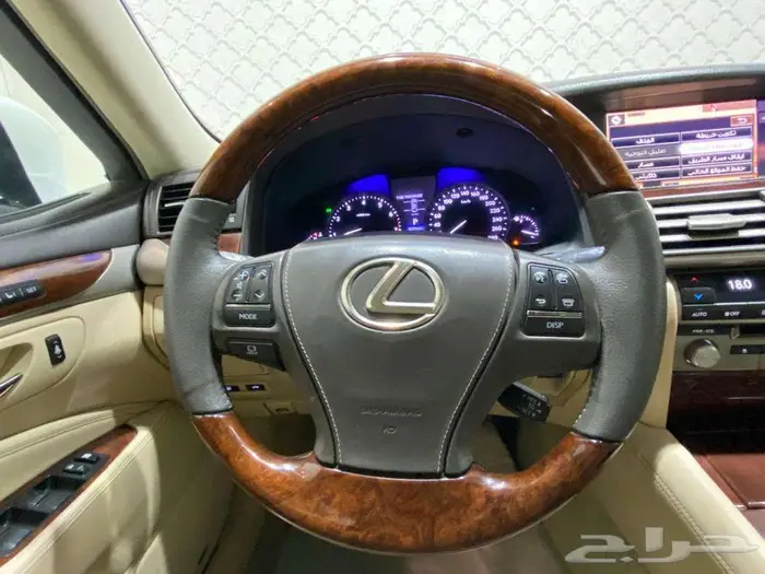لكزس LS460 2015 26