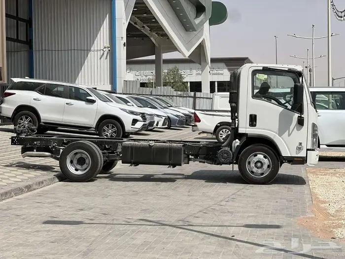 ايسوزو دينا 4 طن شاص طويل وقصير 2025 3