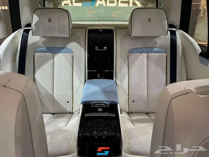 رولز رويس كولينان___ 2025 __ ناغي ضمان __ وصيانة 15