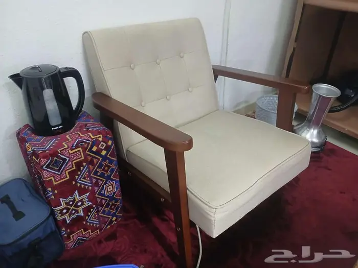 كرسي خشب أنيق بسعر مخفض 1