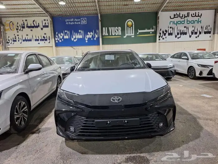 تويوتا كامري E بلس هايبرد 2025 1